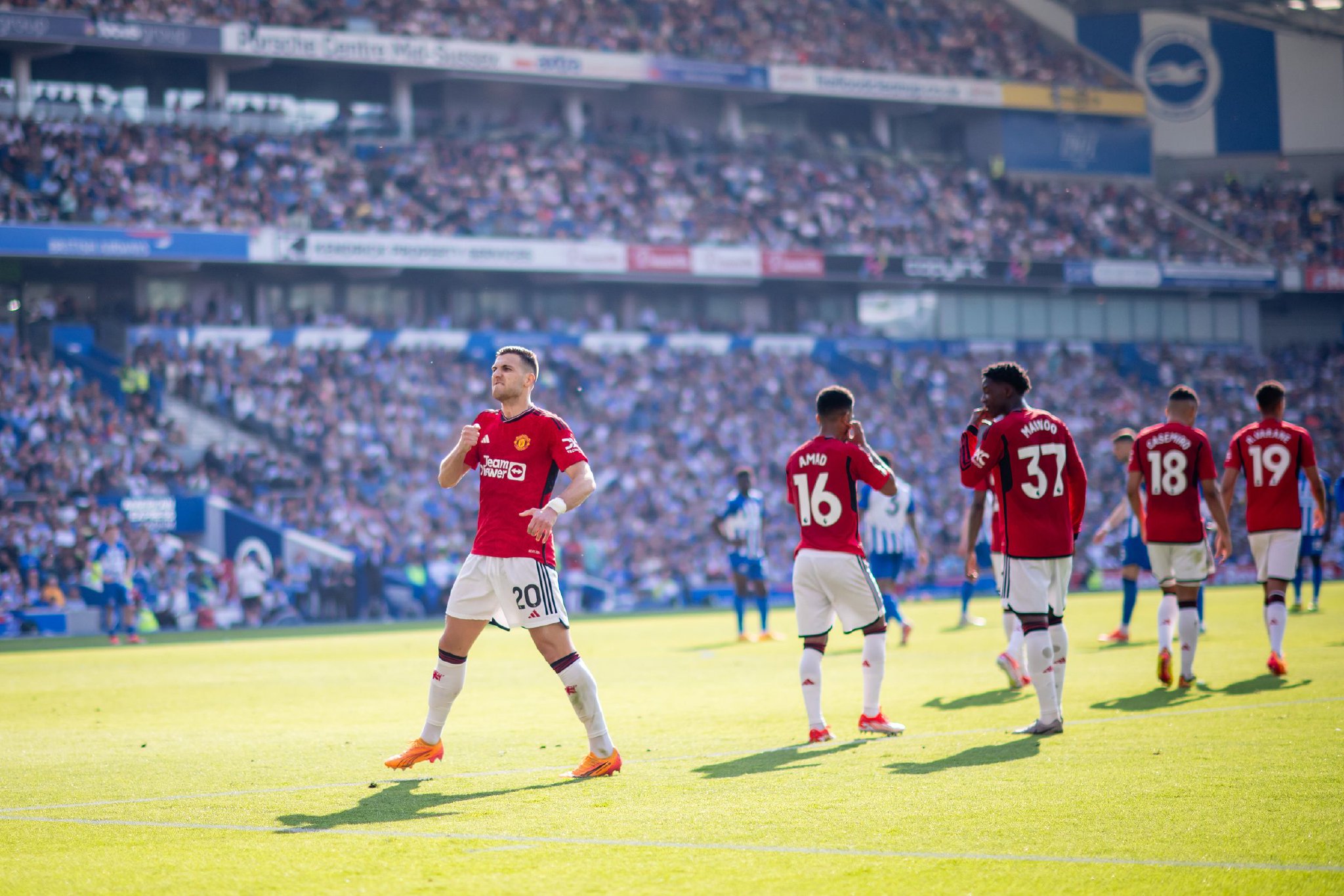 锁定本菲卡 锁定本菲卡